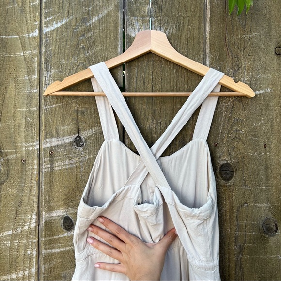 Beige Button-Front Tiered Criss-Cross Midi Dress 🌿 - Picture 9 of 10